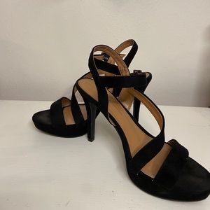 SIZE 8.5 BLACK WRAP HEELS!